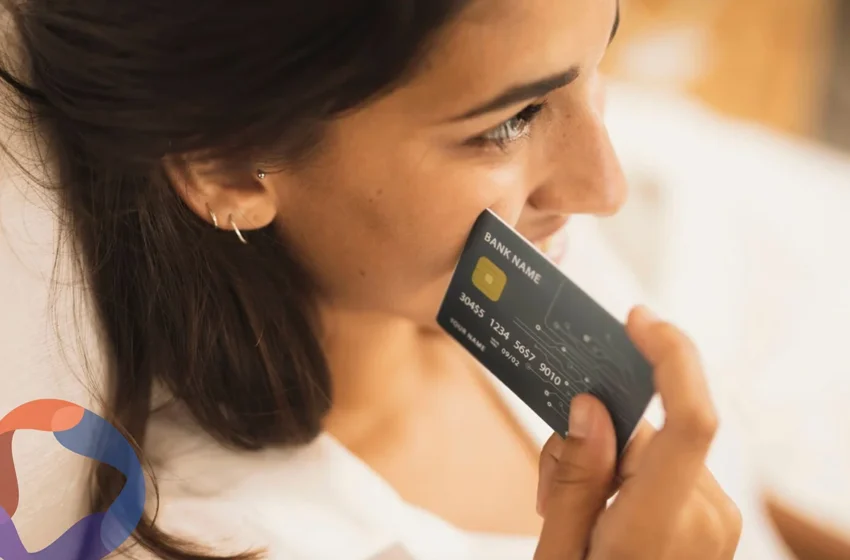  1 de cada 7 usuarios de tarjetas de crédito de la Generación Z ha llegado al límite de su capacidad