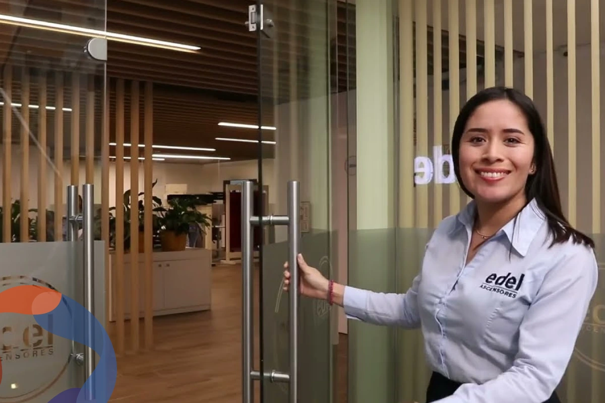 EDEL Ascensores México realizando mantenimiento y modernización de elevadores en edificios y hoteles