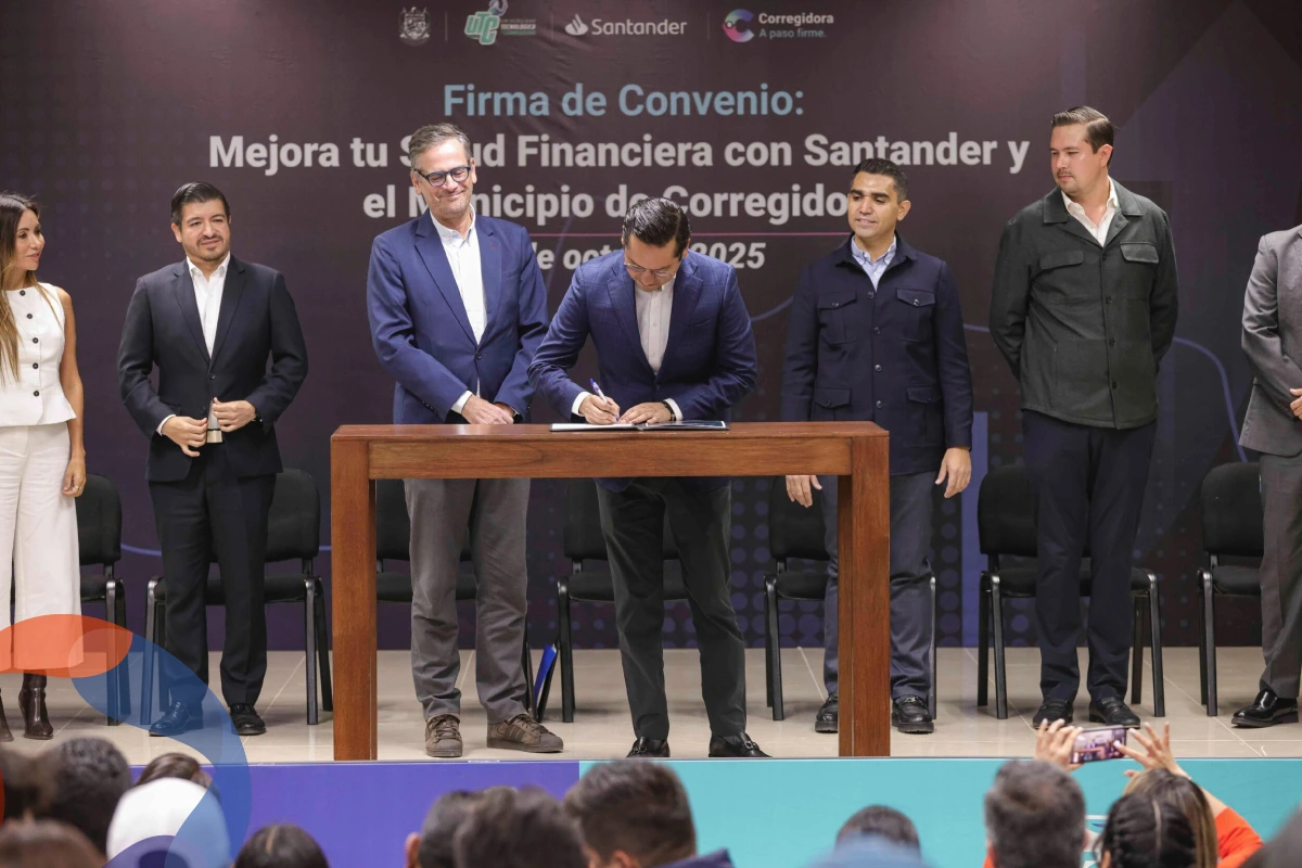 Corregidora y Santander otorgan becas para salud financiera de jóvenes universitarios